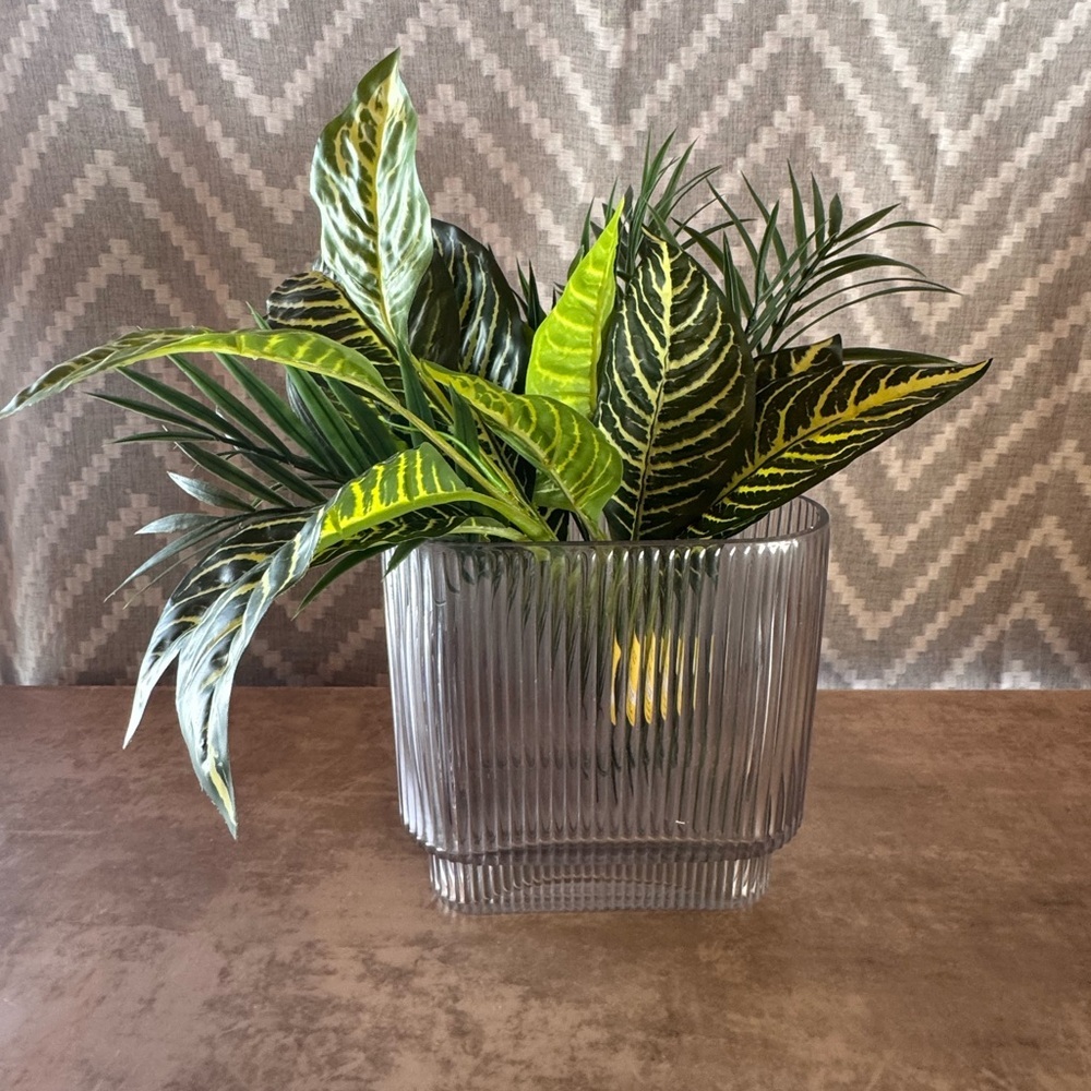 Ribbed Glass Oval Vase - Clear